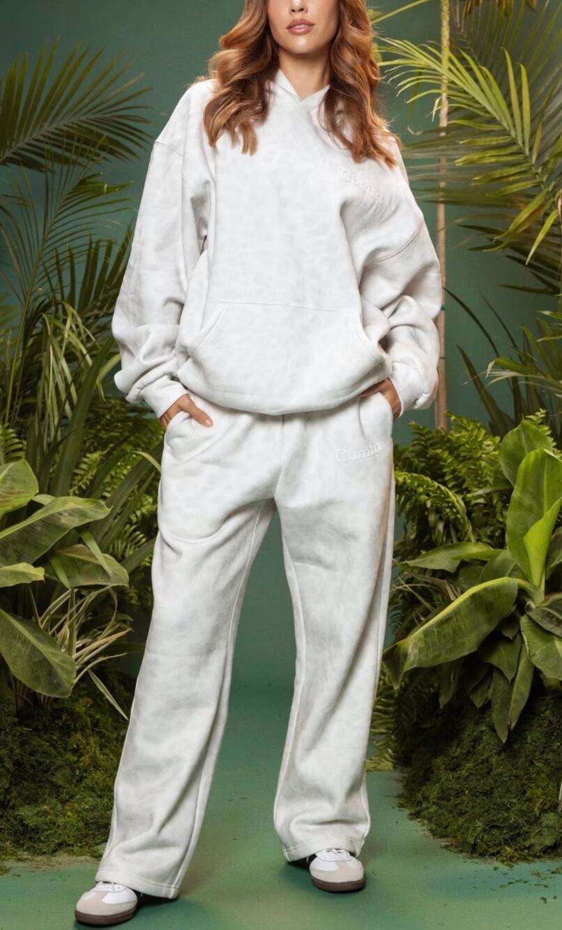 Comfrt Snow Leopard Minimalist Straight Leg Sweatpants - XL